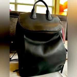Medium Backpack